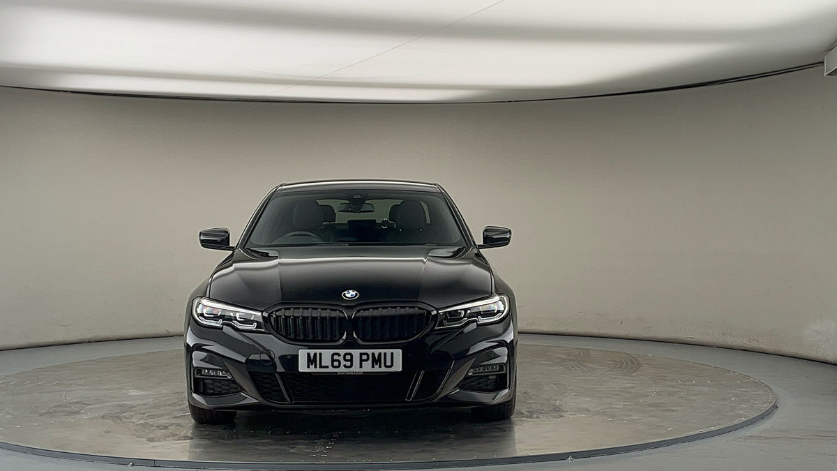 BMW 3 Series Image 3
