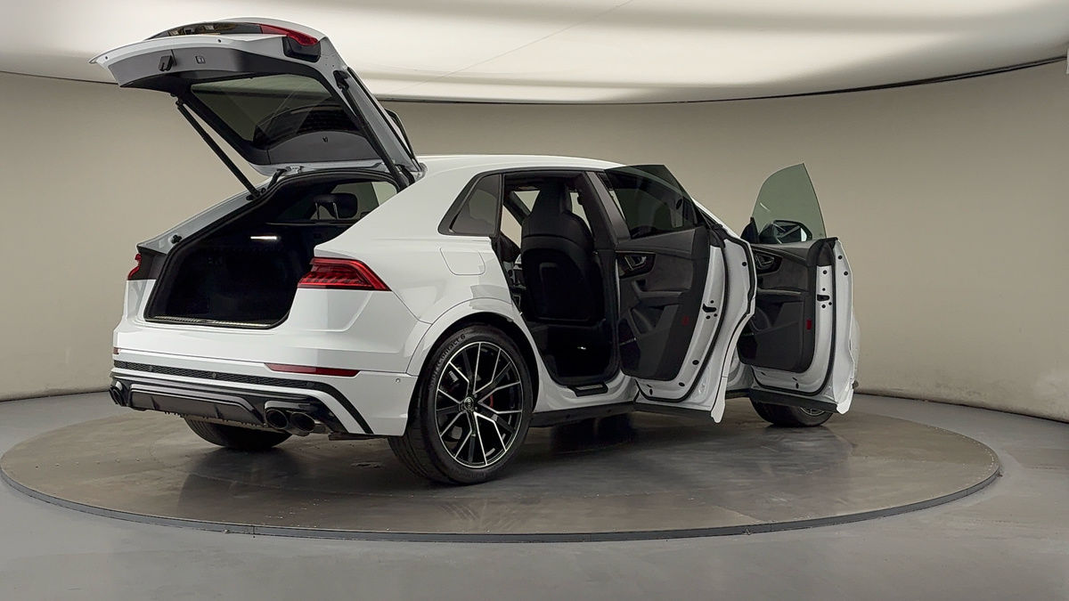 More views of Audi Q8