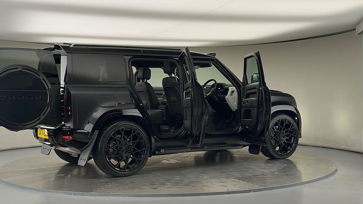 More views of Land Rover Defender 110