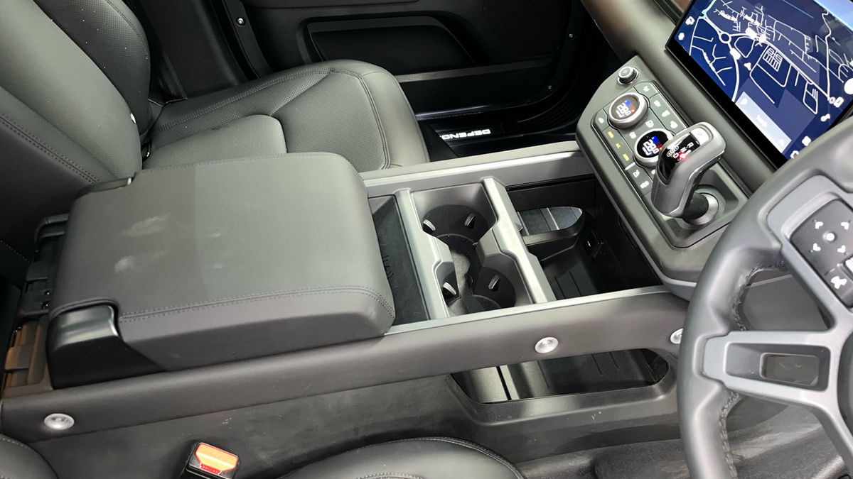 Land Rover Defender 110 Urban Image 35