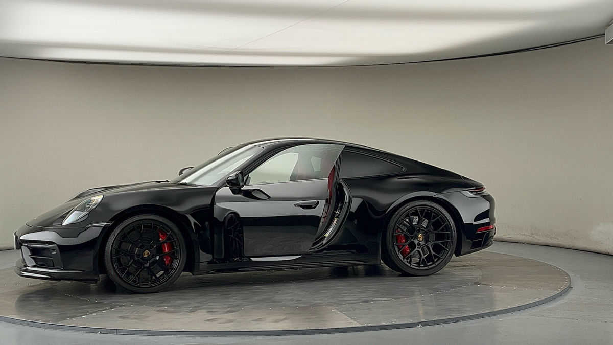 More views of Porsche 911