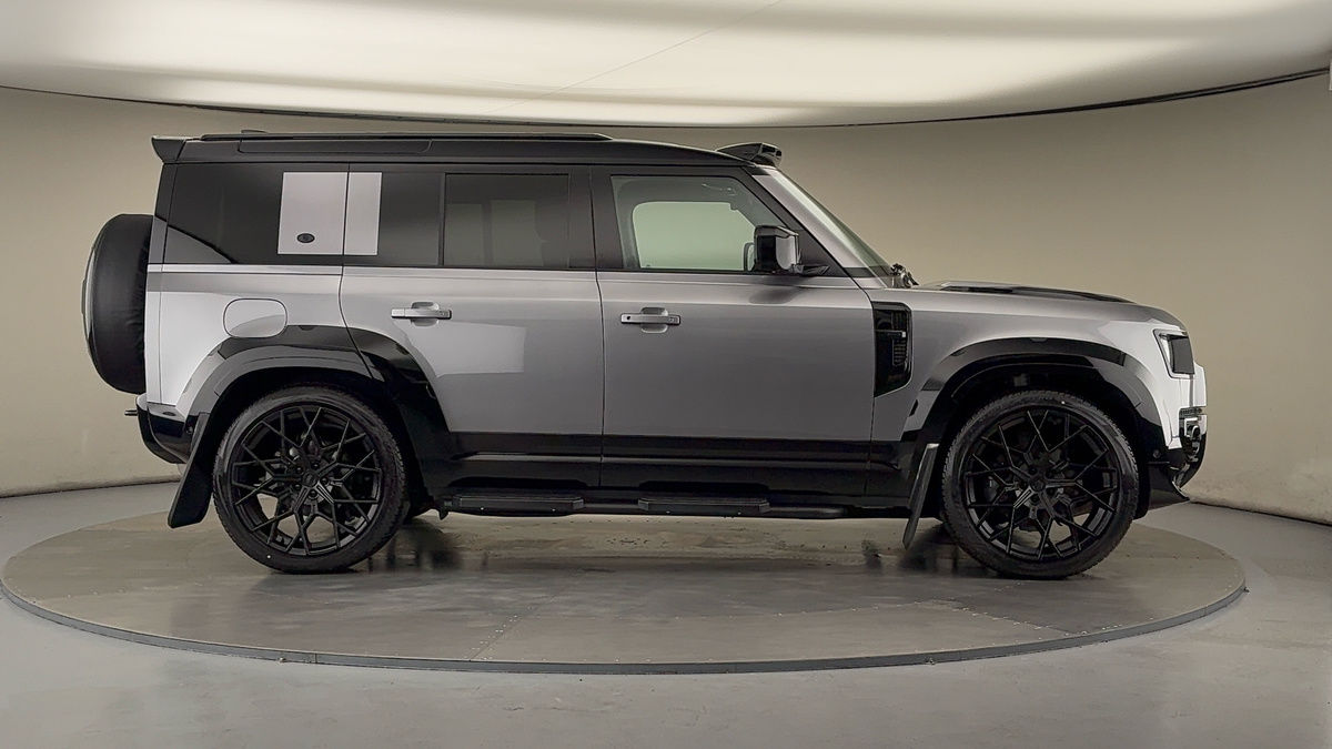 Land Rover Defender 110 Urban Image 16