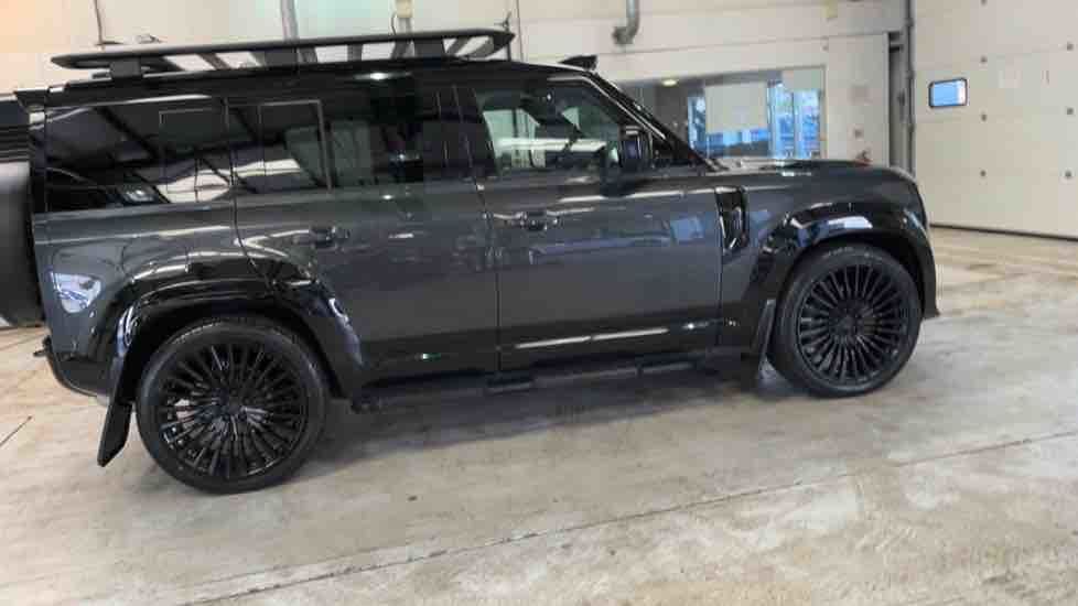More views of Land Rover Defender 110