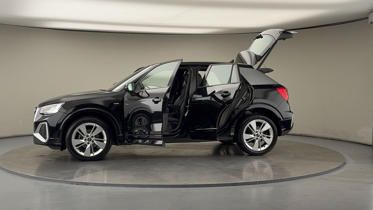 More views of Audi Q2