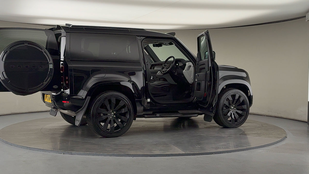 More views of Land Rover Defender 90