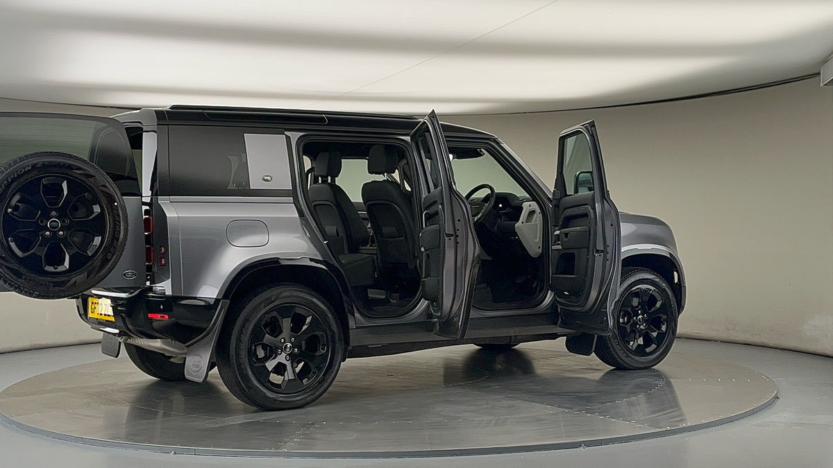 More views of Land Rover Defender 110