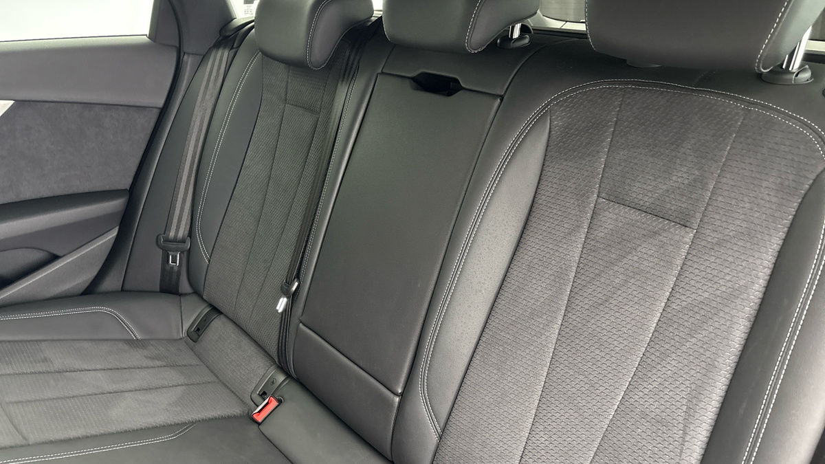 Audi A4 Avant Image 8