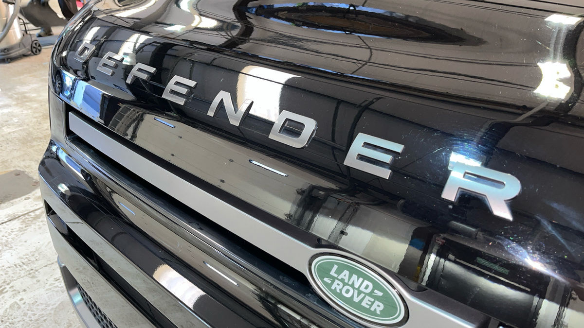 Land Rover Defender 110 Image 20