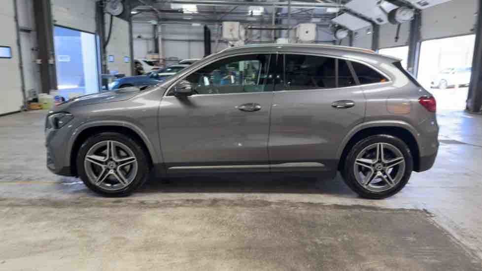 More views of Mercedes-Benz GLA