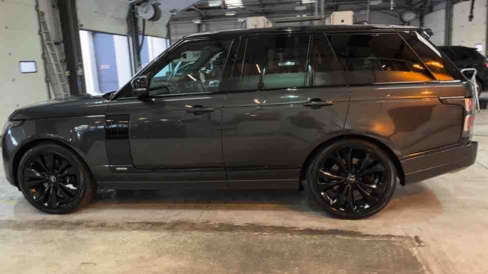 More views of Land Rover Range Rover