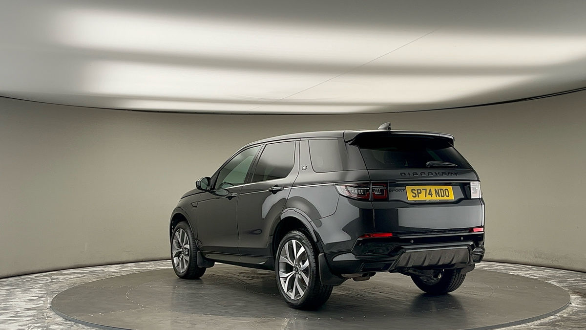 Land Rover Discovery Sport Image 2