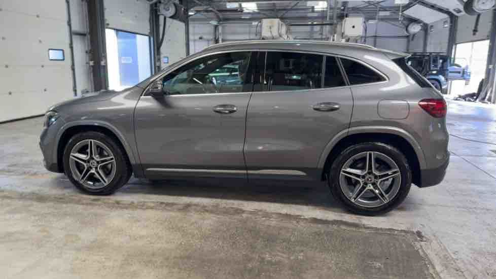 More views of Mercedes-Benz GLA
