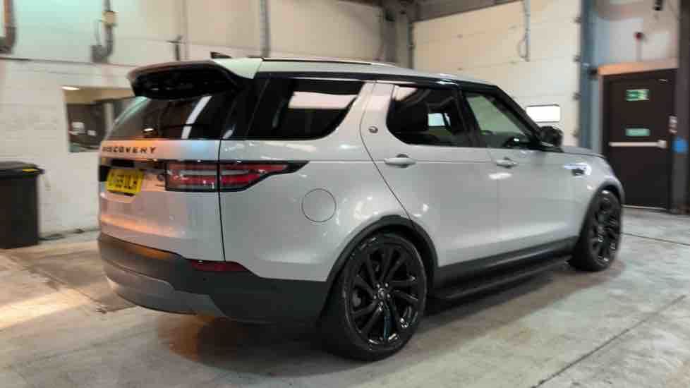 More views of Land Rover Discovery