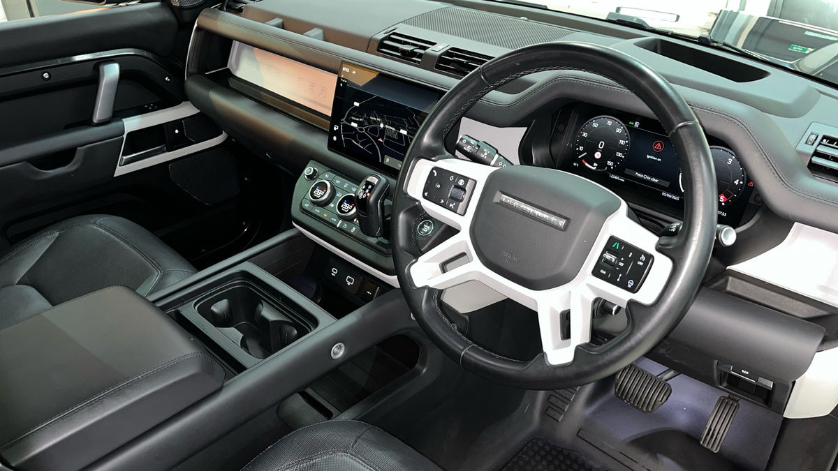 Land Rover Defender 110 Urban Image 9