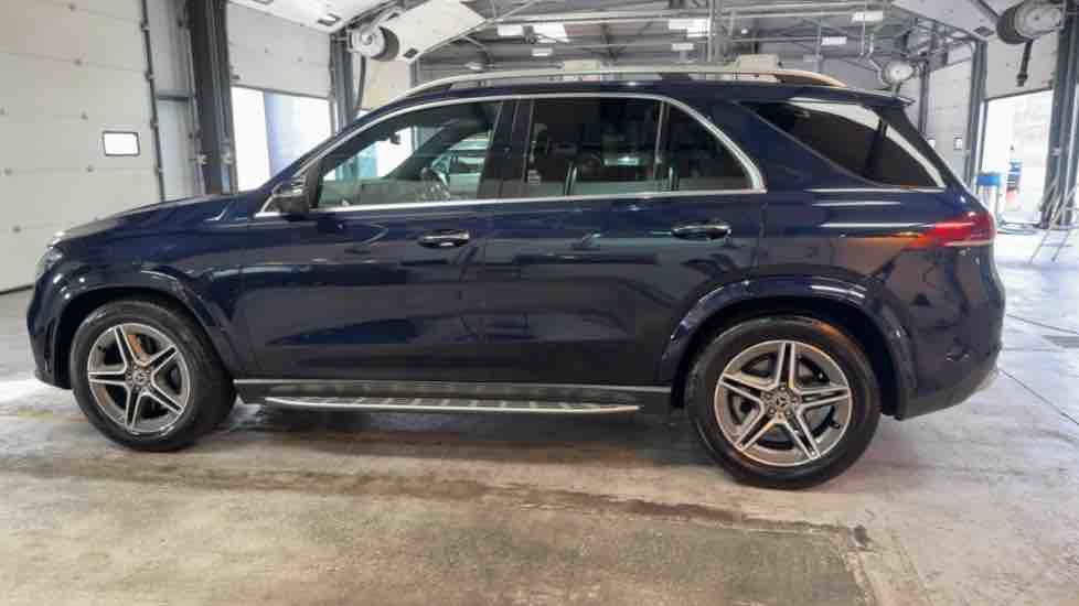 More views of Mercedes-Benz GLE