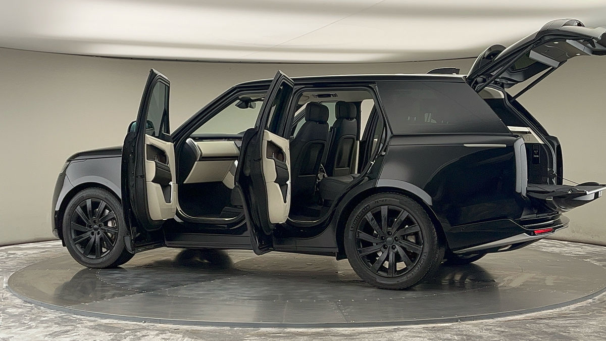 More views of Land Rover Range Rover