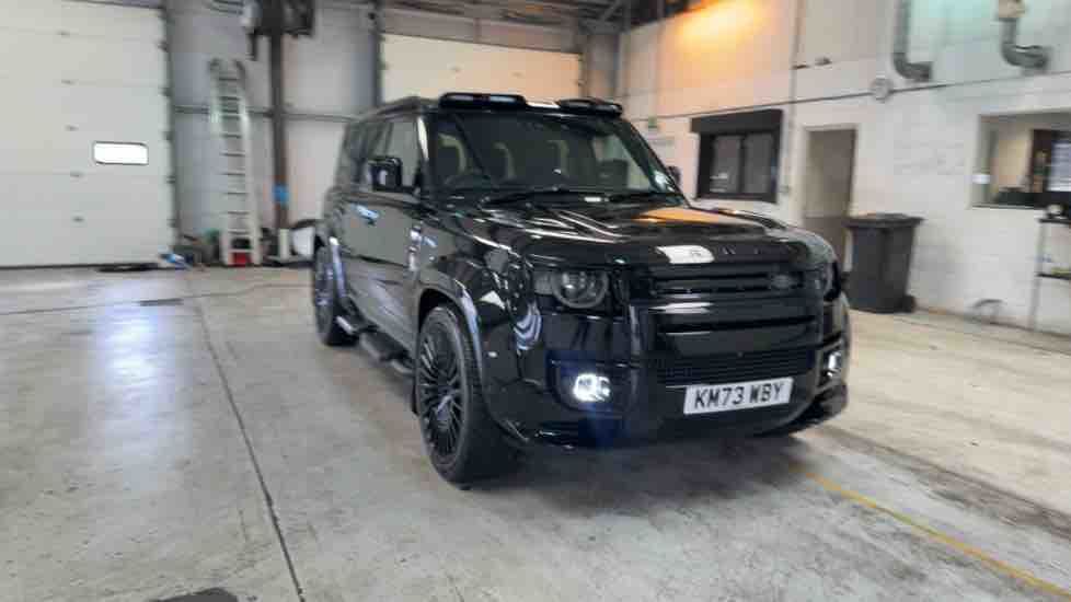 More views of Land Rover Defender 110