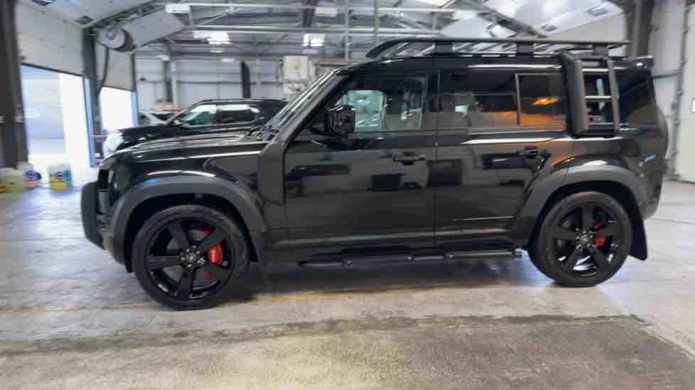 More views of Land Rover Defender 110