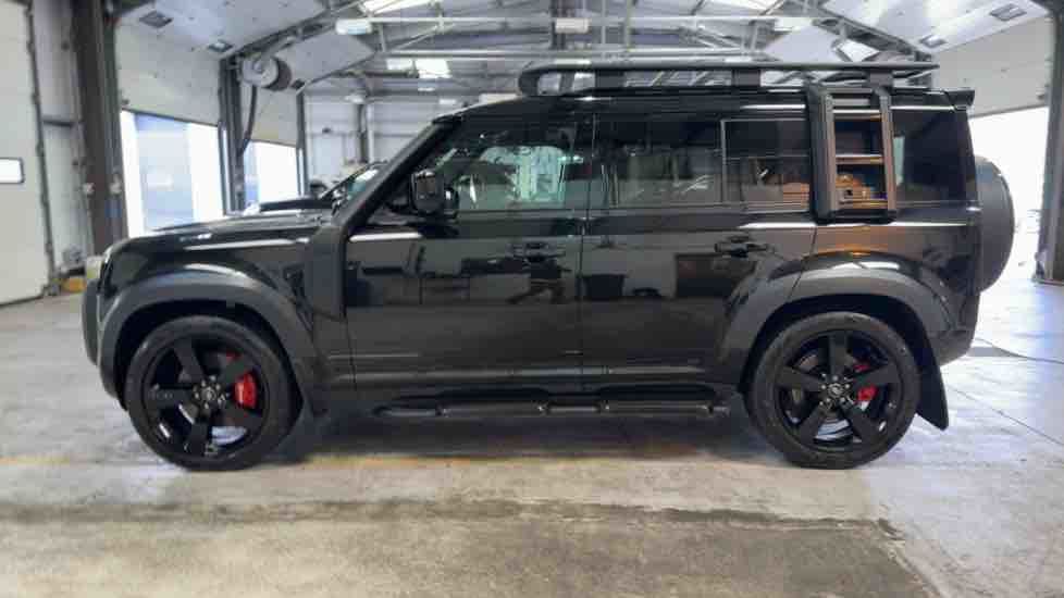 More views of Land Rover Defender 110