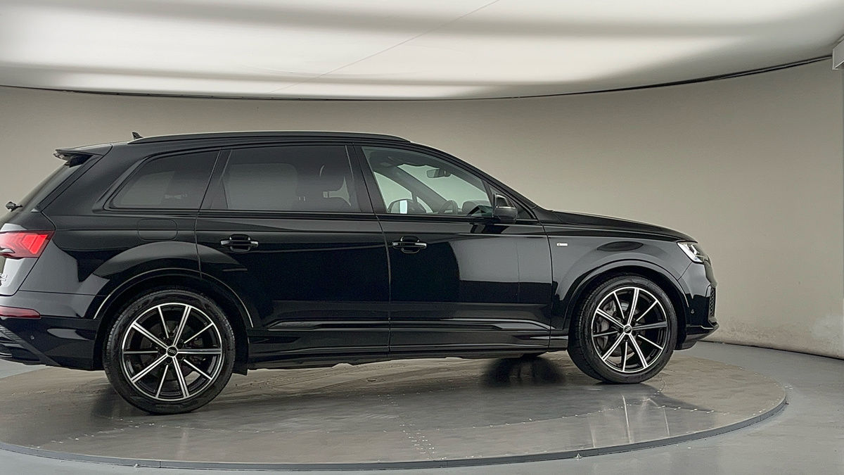 More views of Audi Q7