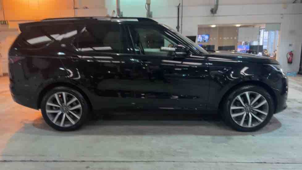 More views of Land Rover Discovery