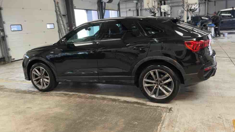 More views of Audi Q3
