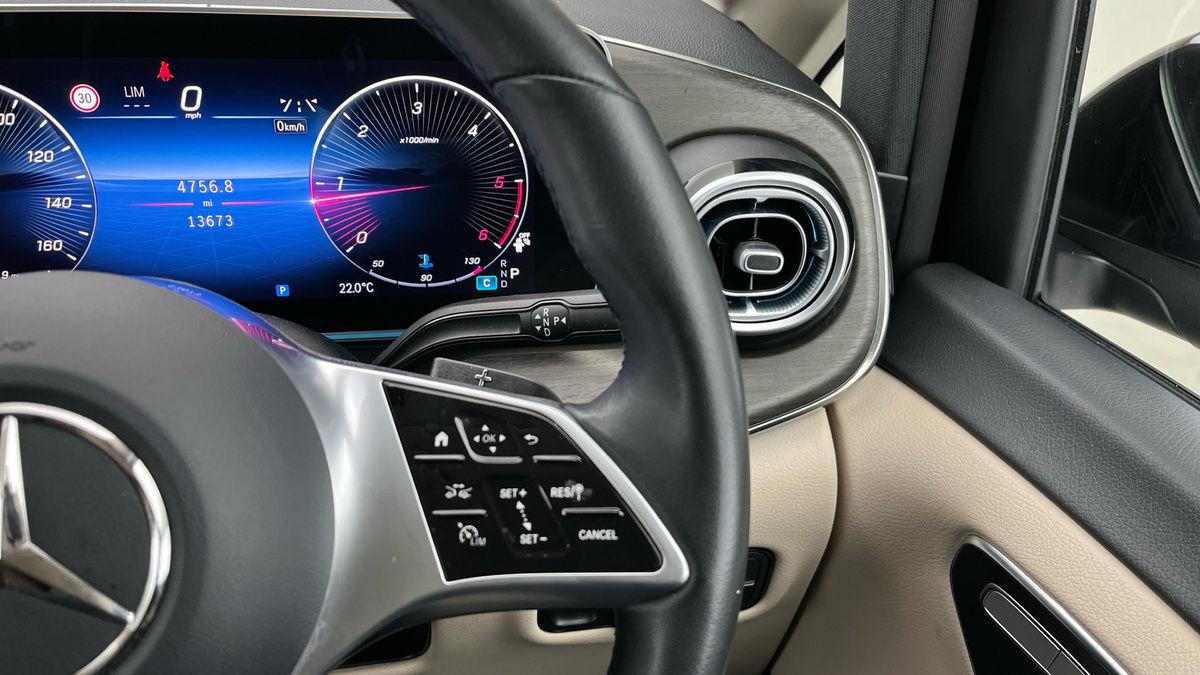 Mercedes-Benz V Class Image 14