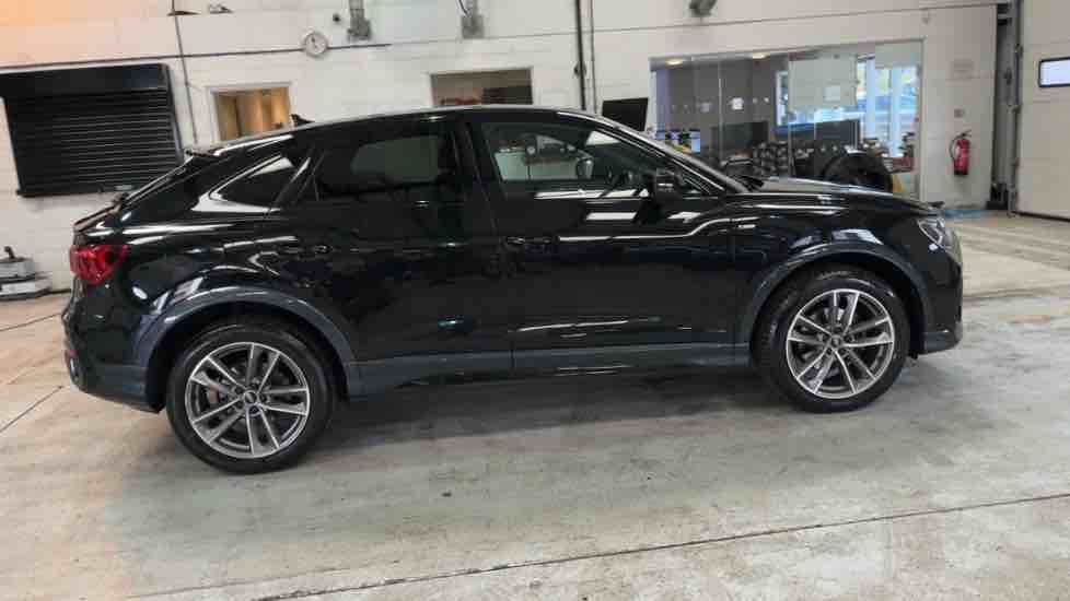 More views of Audi Q3