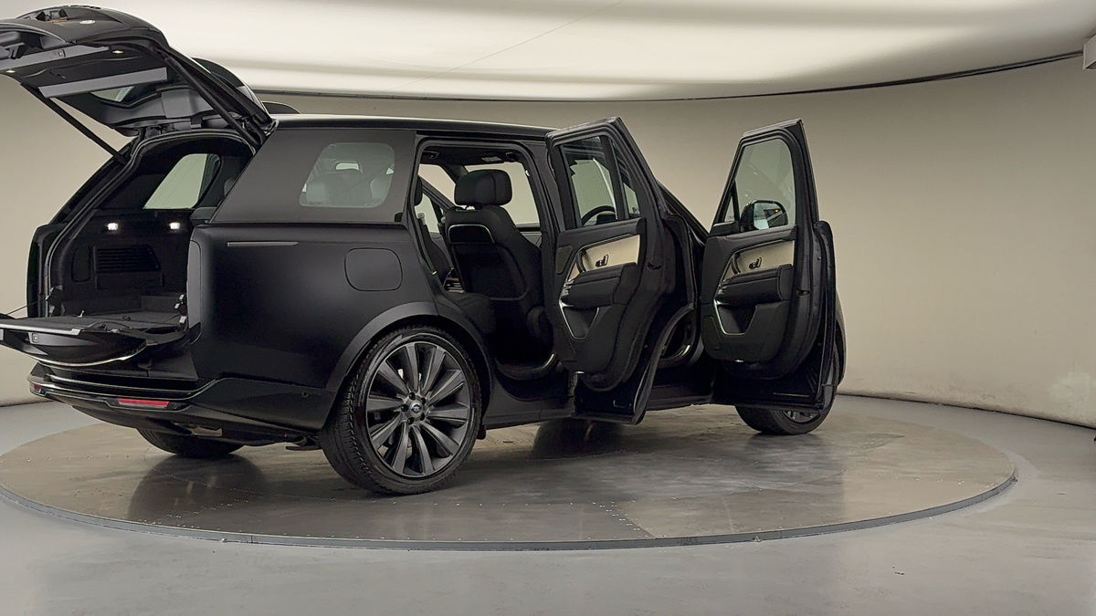 More views of Land Rover Range Rover