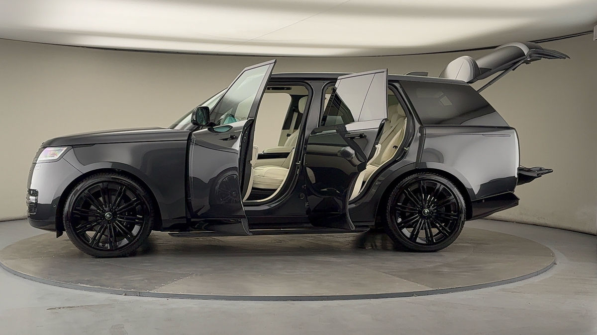 More views of Land Rover Range Rover