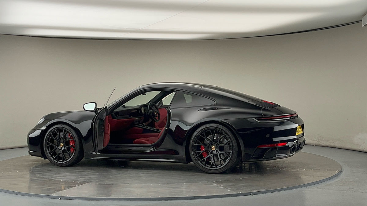 More views of Porsche 911