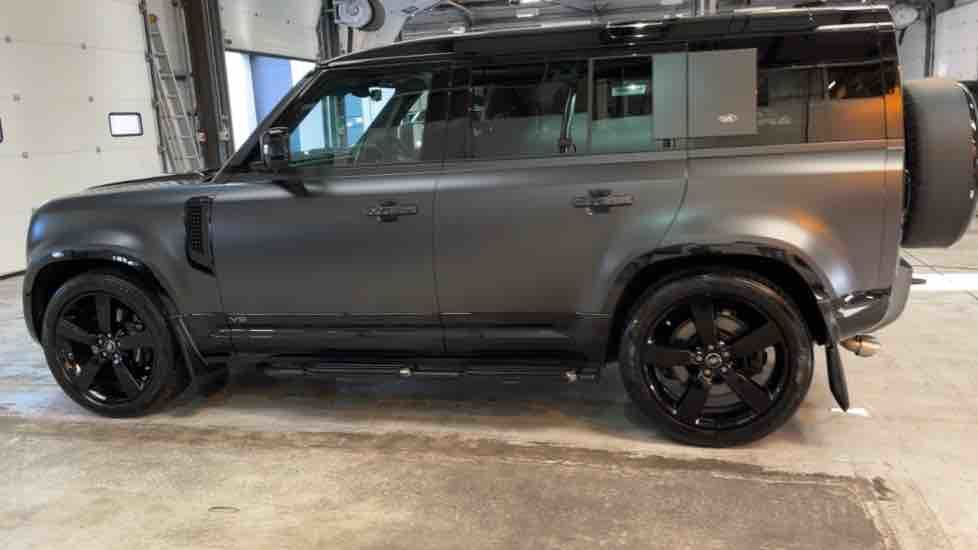 More views of Land Rover Defender 110