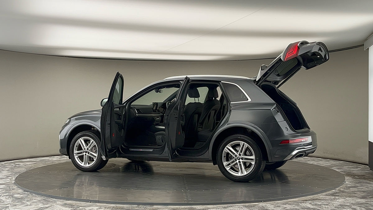 More views of Audi Q5