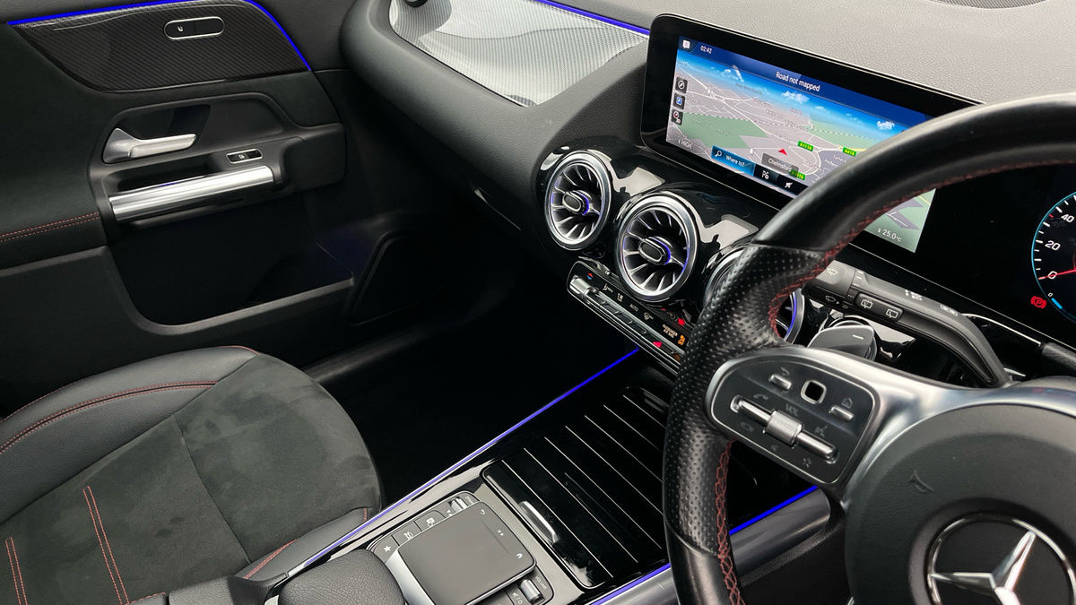 Mercedes-Benz GLA Image 18