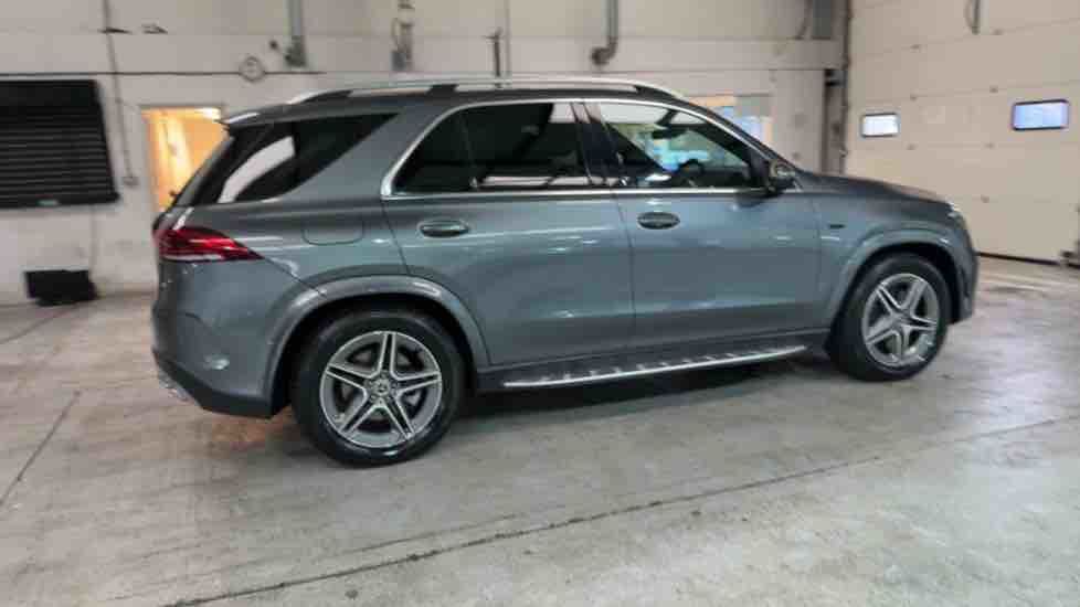More views of Mercedes-Benz GLE