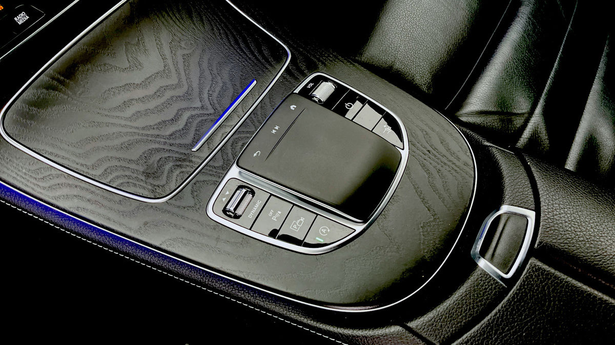 Mercedes-Benz E Class Image 9