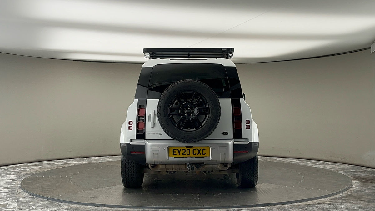 Land Rover Defender 110 Image 4