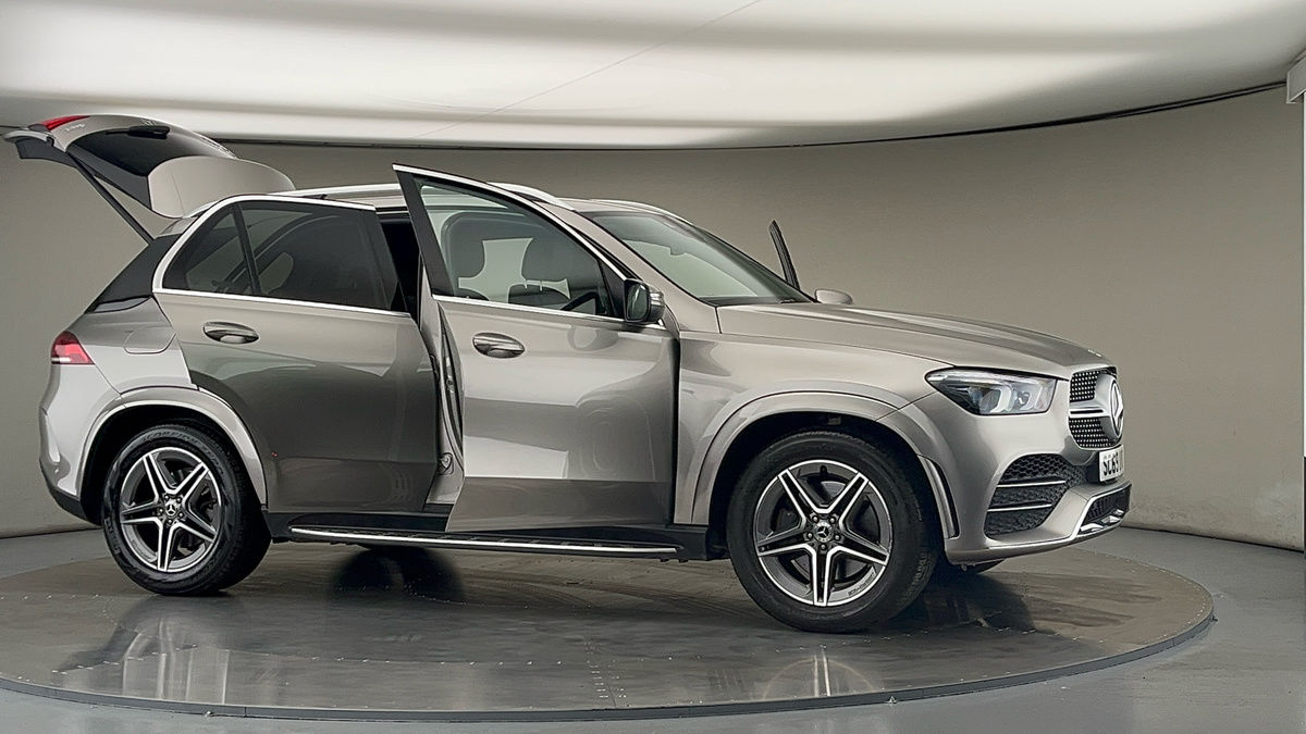 More views of Mercedes-Benz GLE