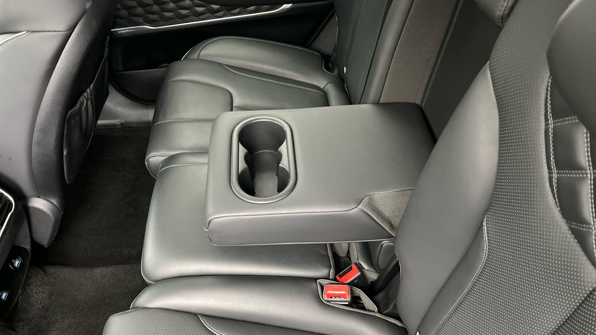 Hyundai Santa Fe Image 9