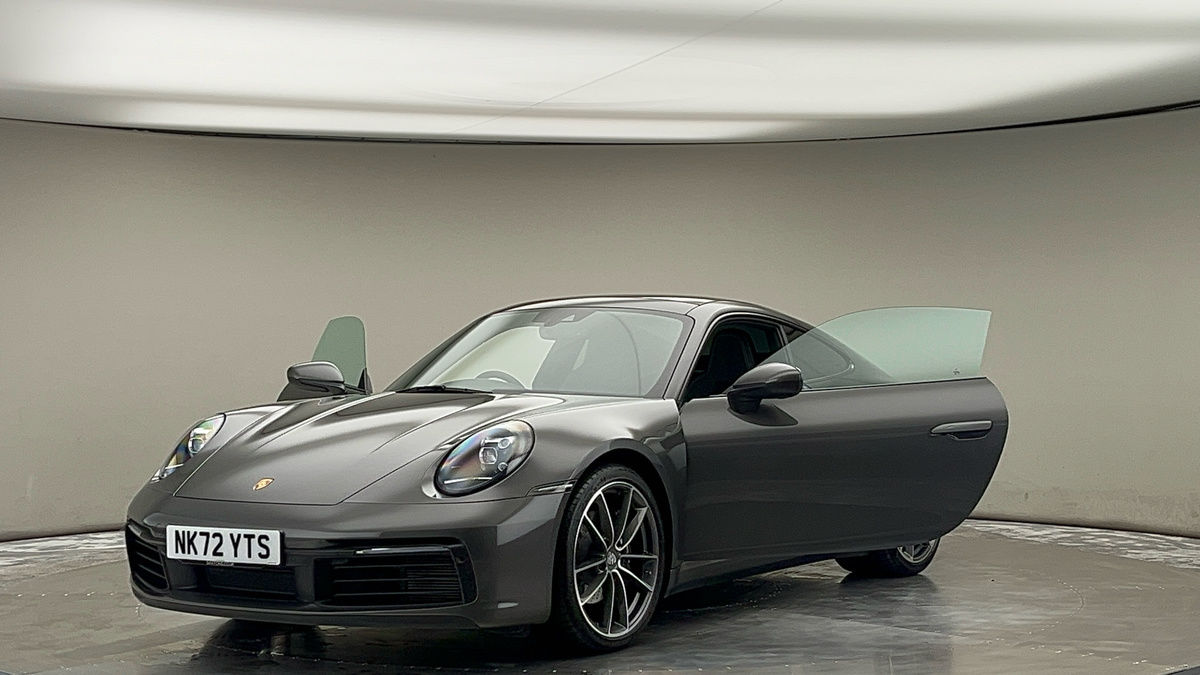 More views of Porsche 911