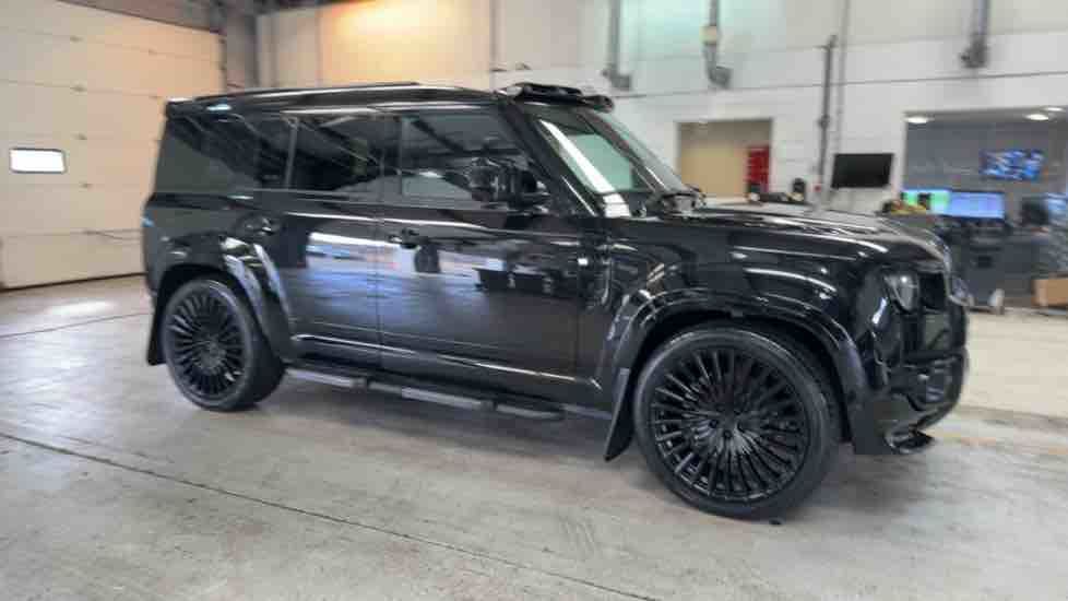 More views of Land Rover Defender 110