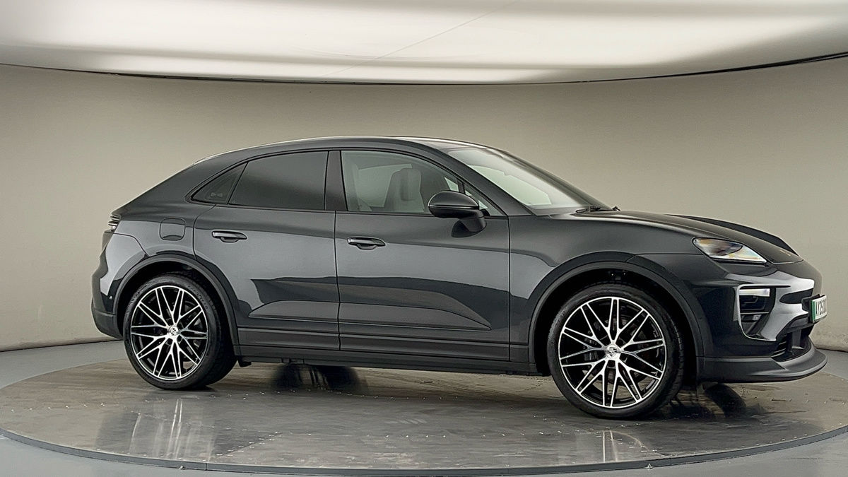 More views of Porsche Macan