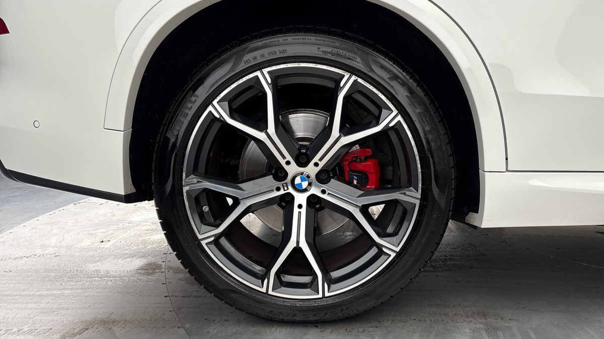 BMW X5 Image 10