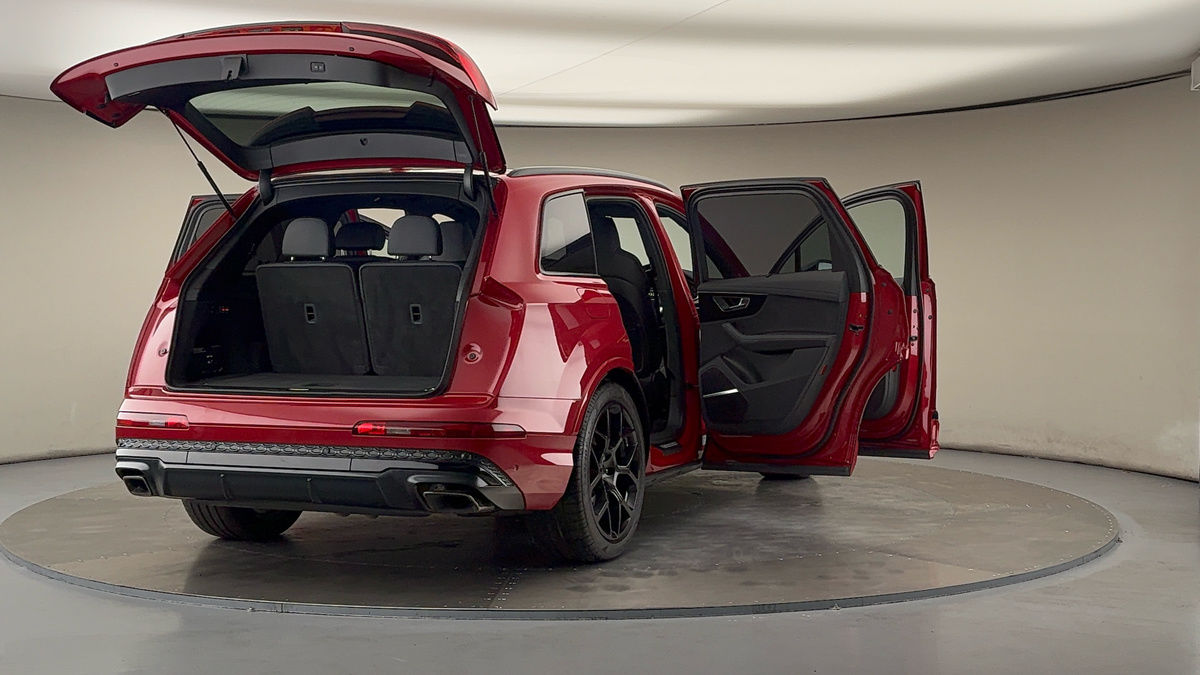 More views of Audi Q7