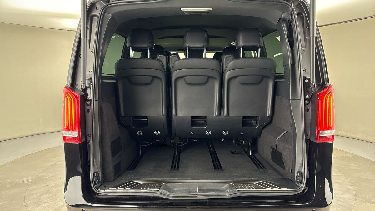Mercedes-Benz V Class Image 11