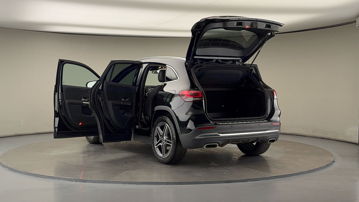 Mercedes-Benz GLA Image 23