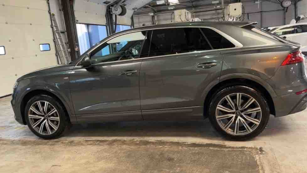 More views of Audi Q8