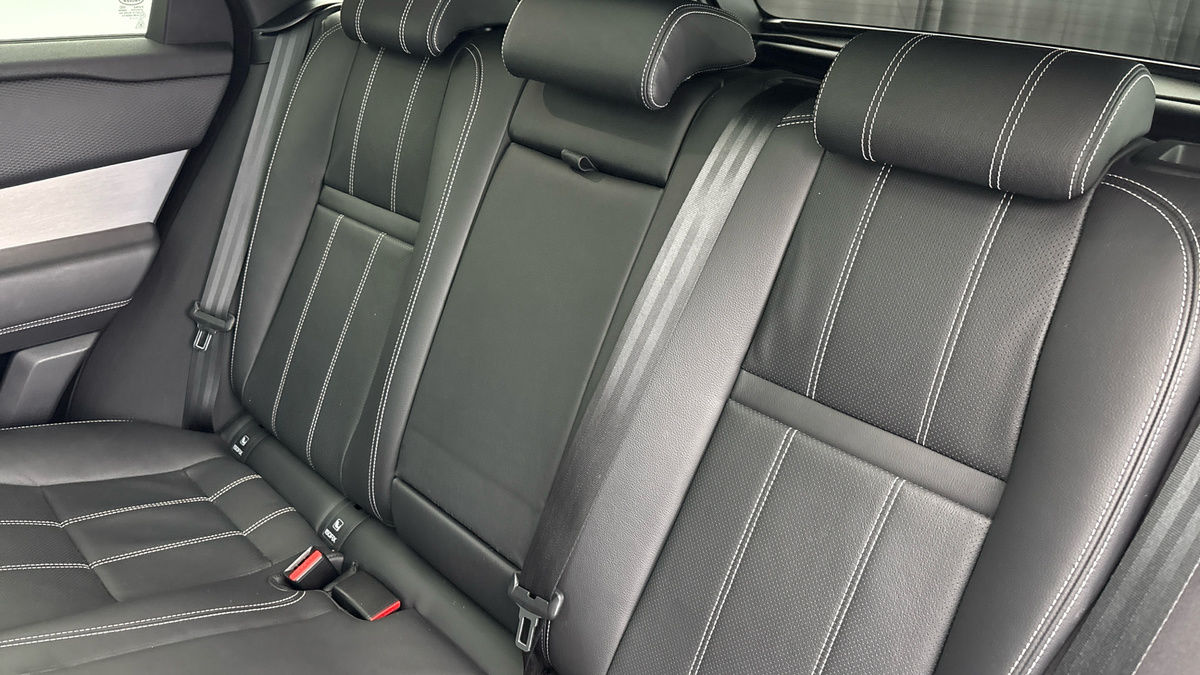 Land Rover Range Rover Velar Image 8