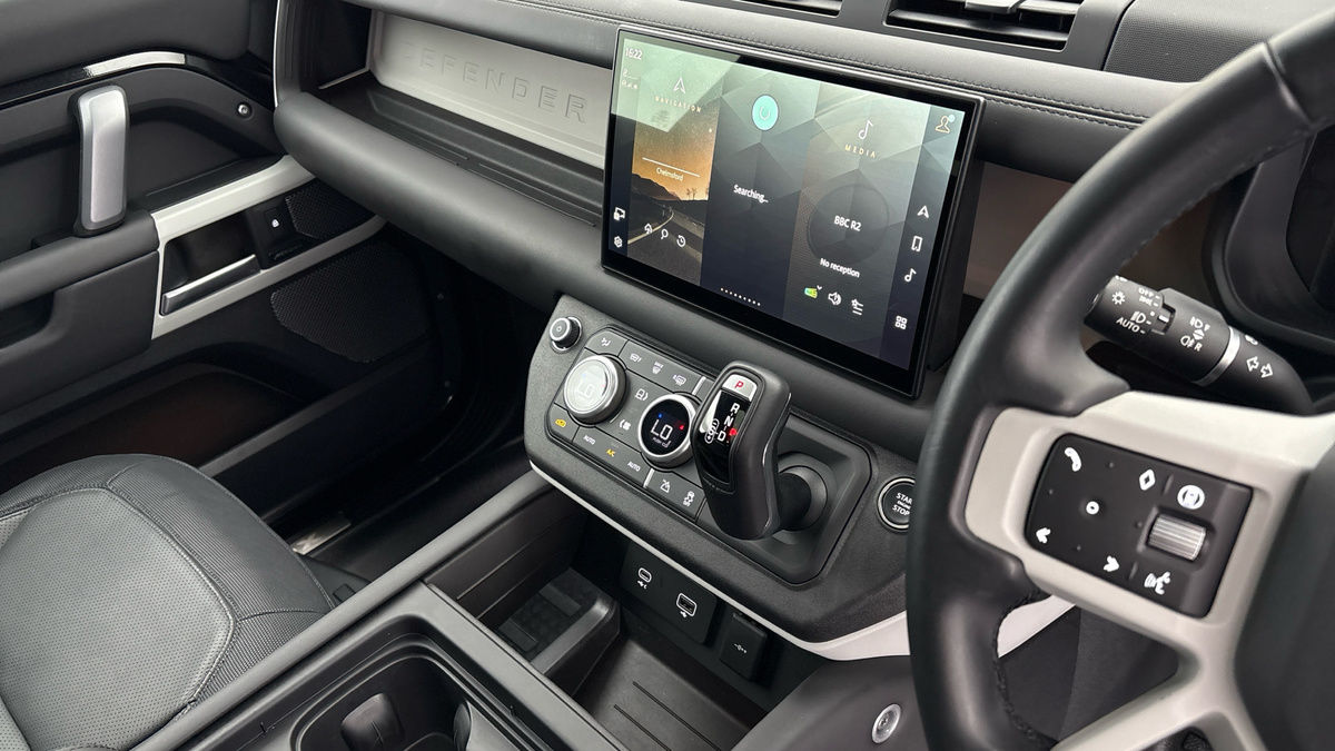 Land Rover Defender 90 Urban Image 18