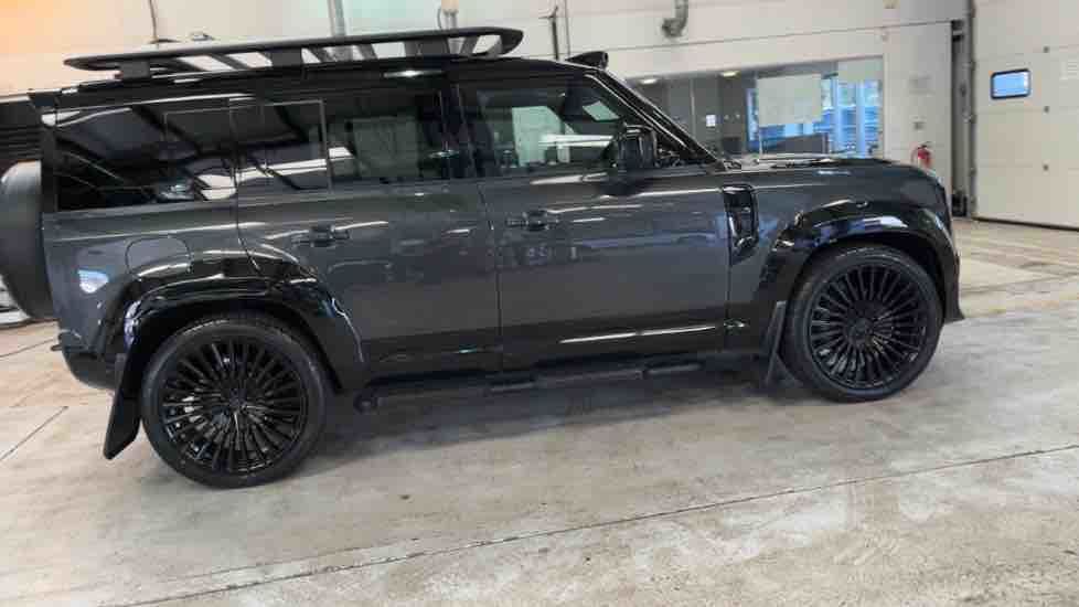 More views of Land Rover Defender 110